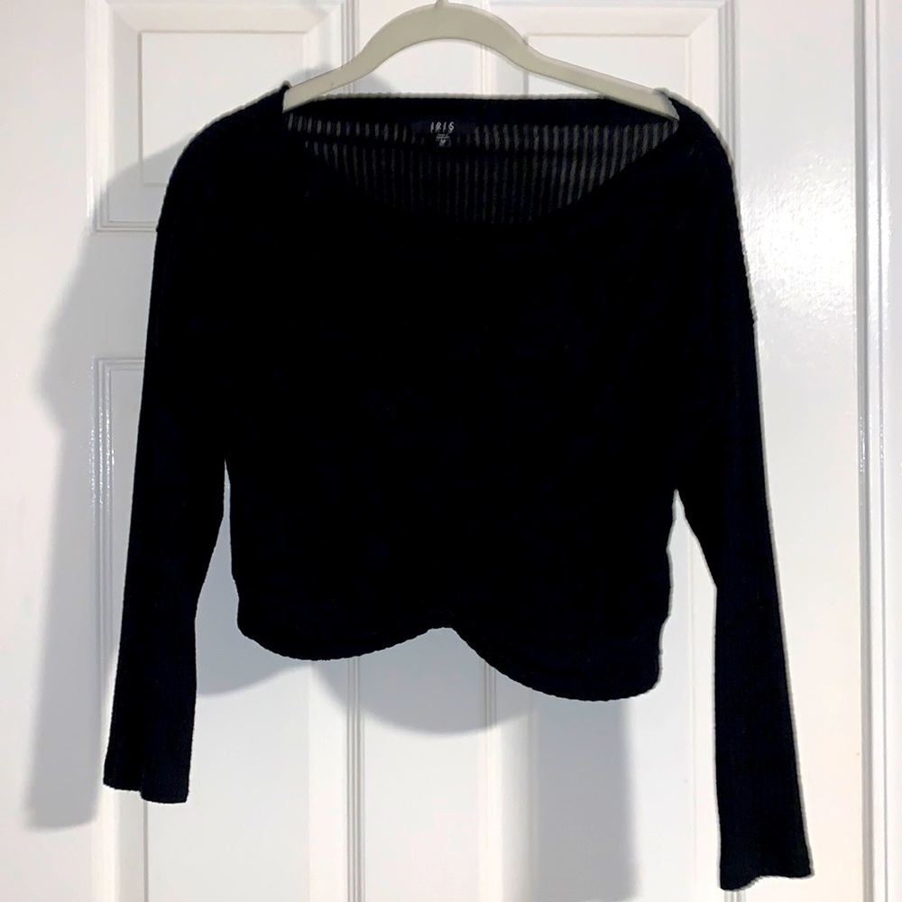 Black, 3/4 sleeve, cris cross bottom crop top, scoop neck,ribbed Size Medium
